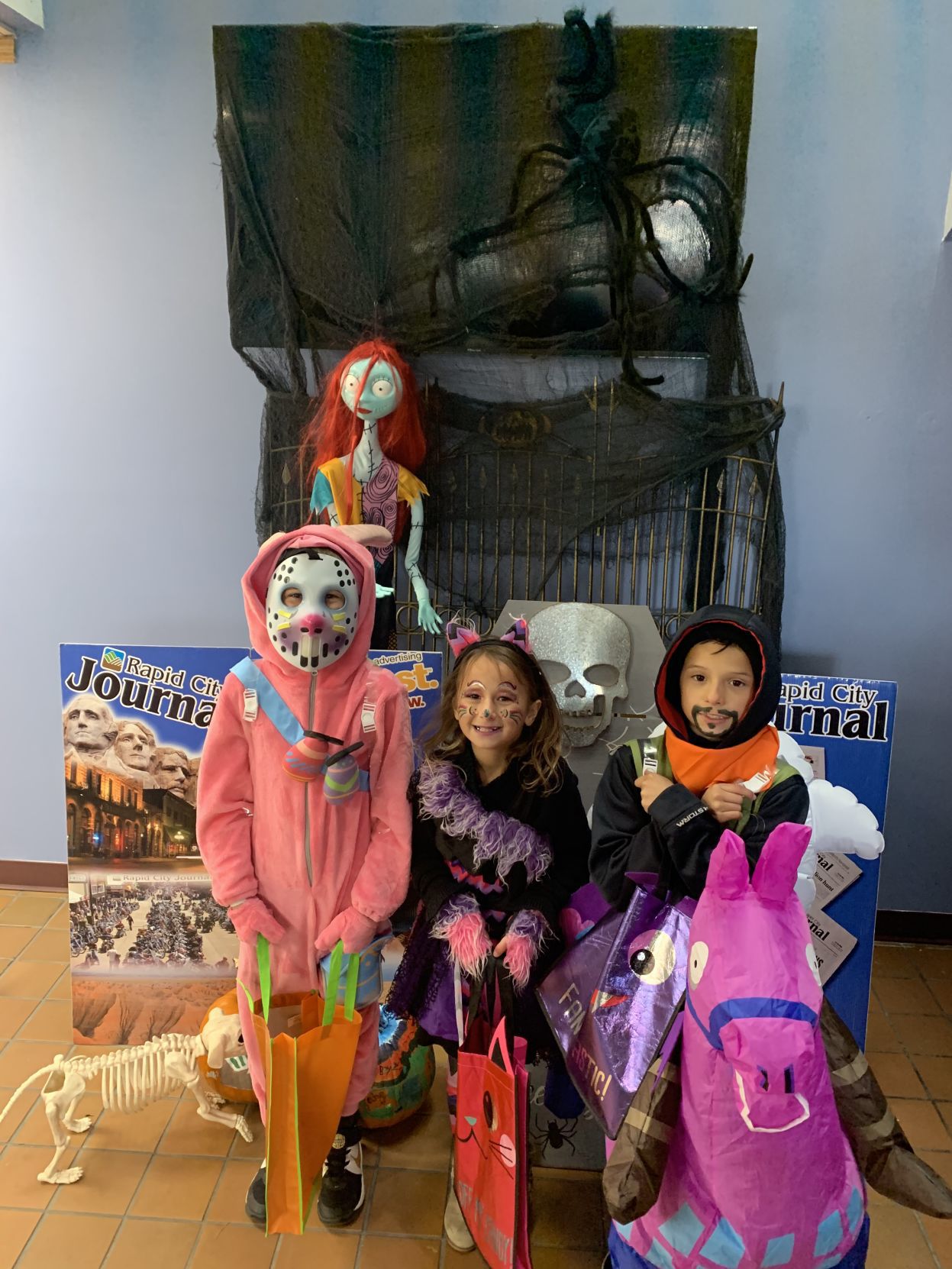 Halloween Pictures to run in Thursday's paper 098.JPG